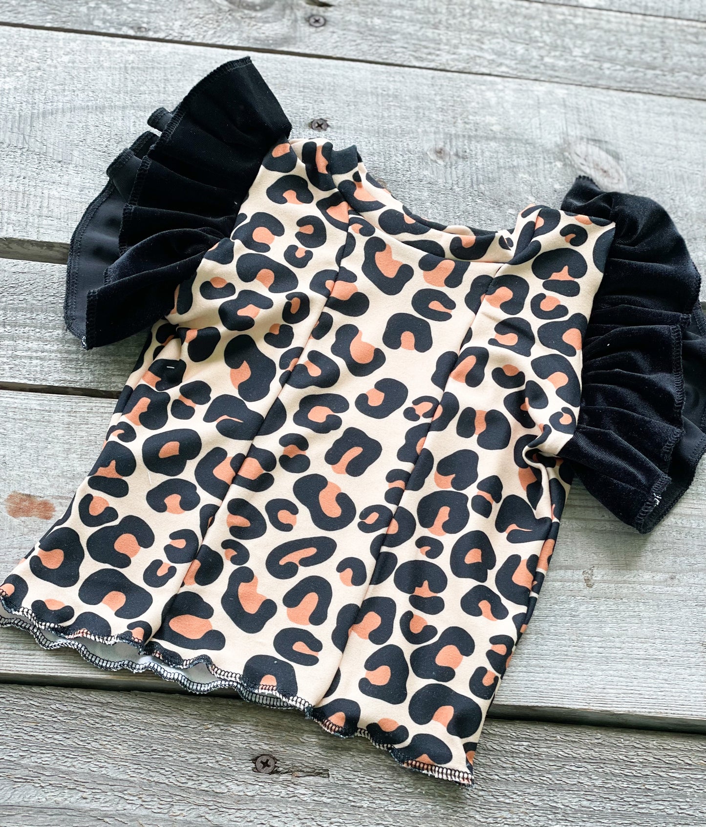 Simple Leopard Top