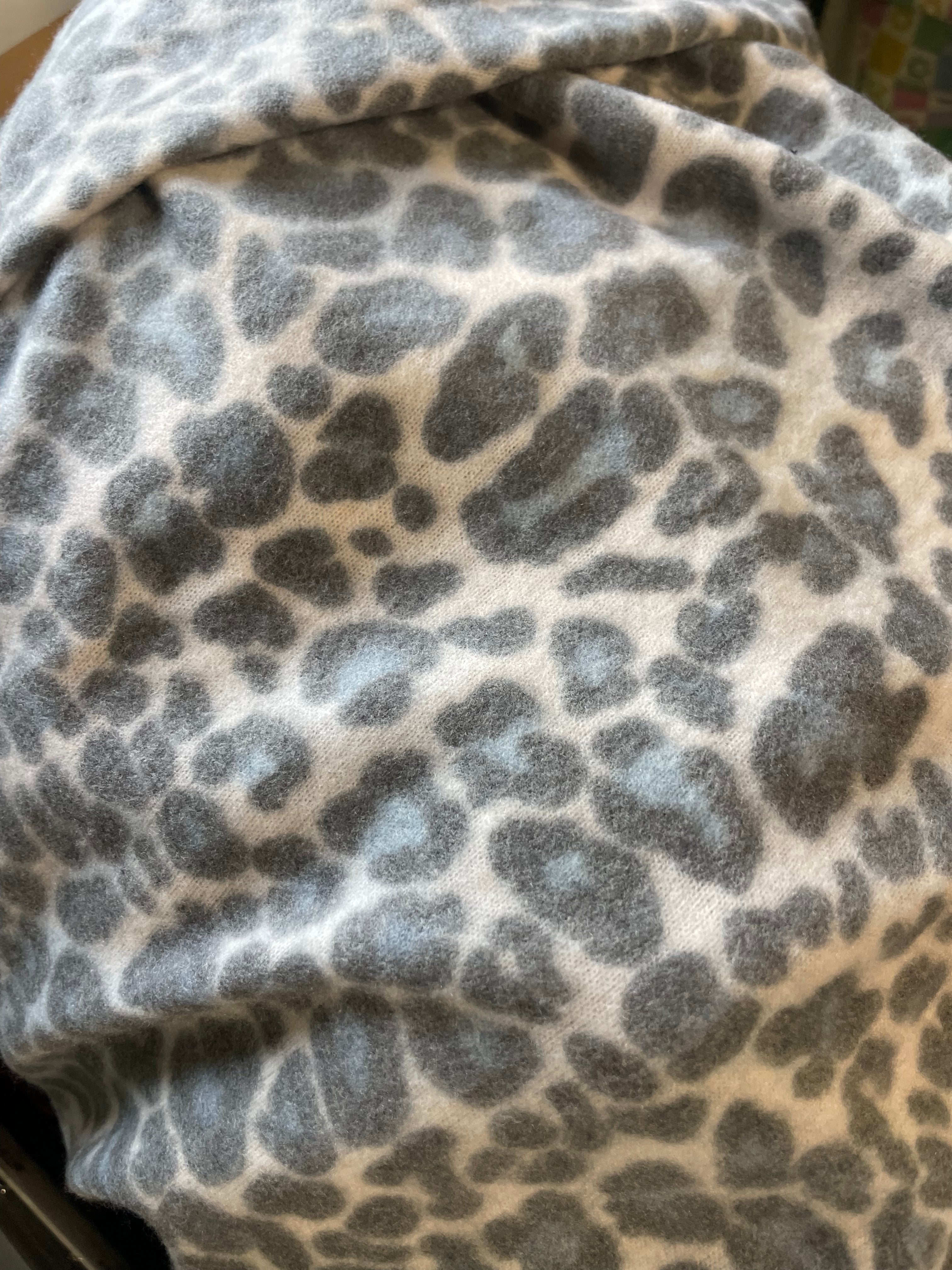 Cozy Ble Leopard