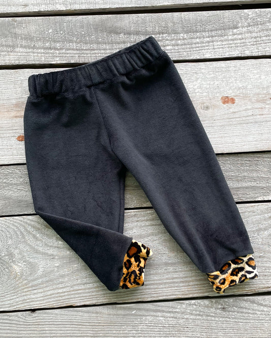 LIMITED Wild Black Cozie LOUNGERS