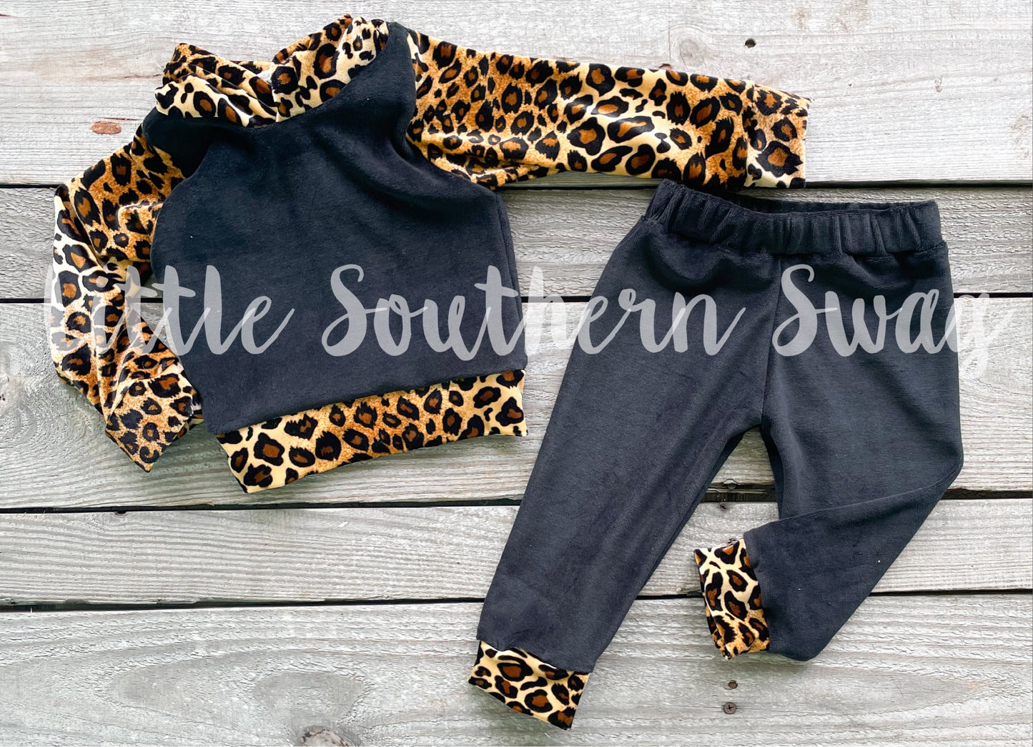 LIMITED Wild Black Cozie LOUNGERS
