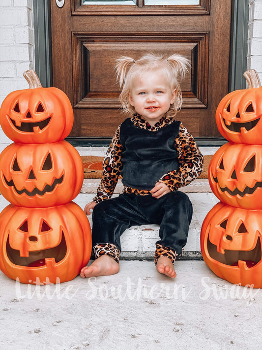 LIMITED Wild Black Cozie HOODIE